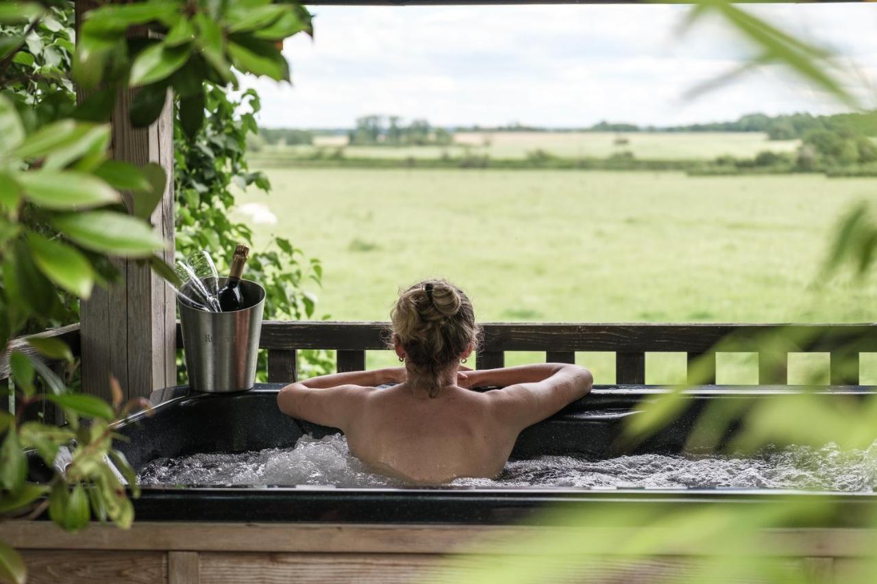 Le Domaine Des Pres Verts Suites & Chambres Avec Jacuzzi Privatif Jouey Екстериор снимка